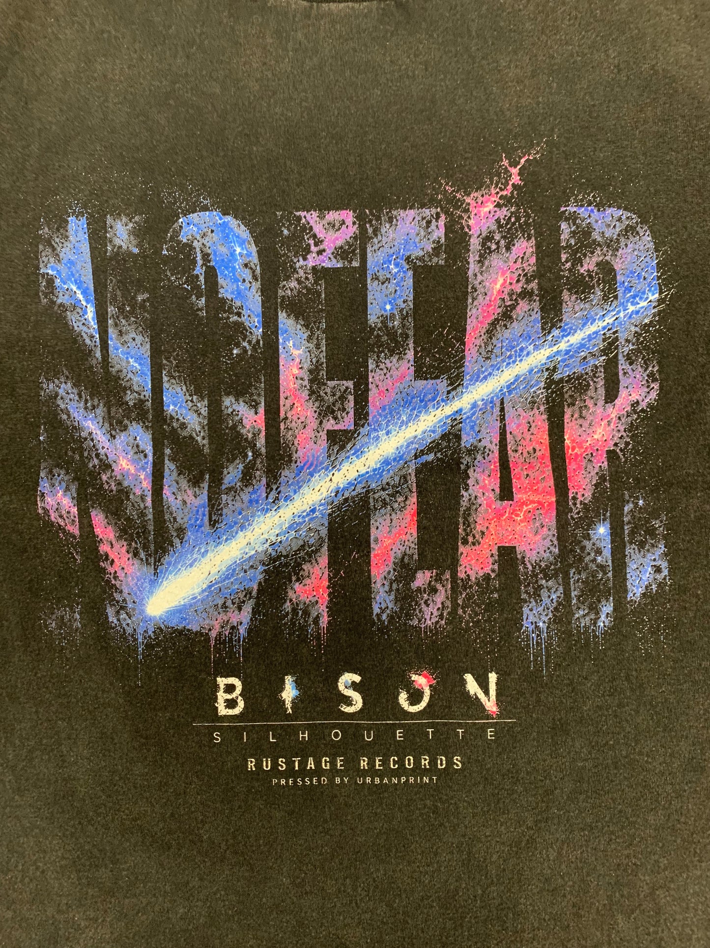
                  
                    THE BISON SILHOUETTE - NO FEAR -Faded Black-
                  
                