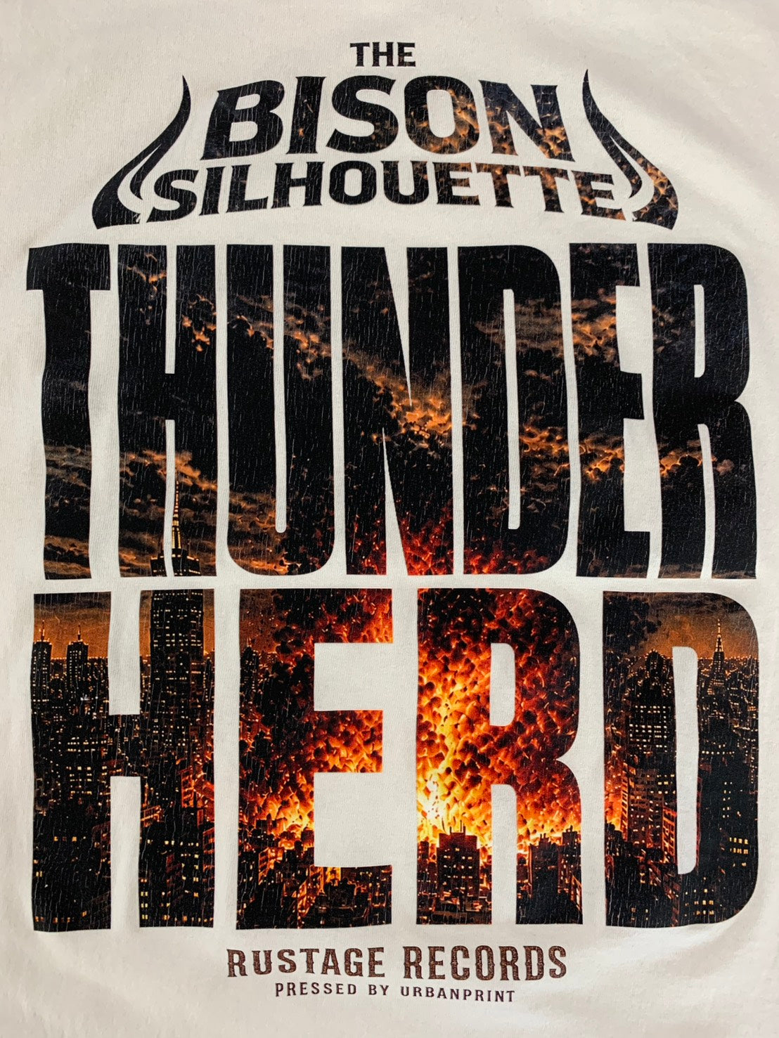 
                  
                    THE BISON SILHOUETTE “THUNDER HERD” WHITE
                  
                